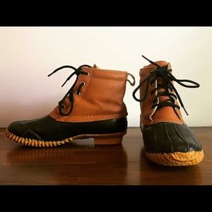 Women’s hiking boots size 8